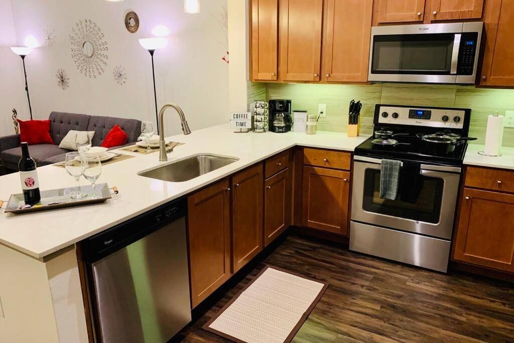 New Apart Downtown - 5Min Stadium/Parks/Museum Apartment Houston Exterior photo
